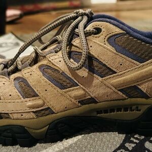 Merrell Women's Beige and Blue Athletic Shoes